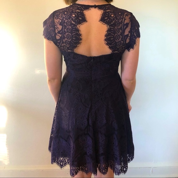 BB Dakota “Rhianna” Illusion Yoke Lace Dress - Picture 3 of 9